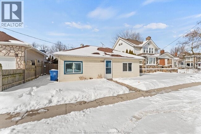 Building Photo - 115 Victoria St N