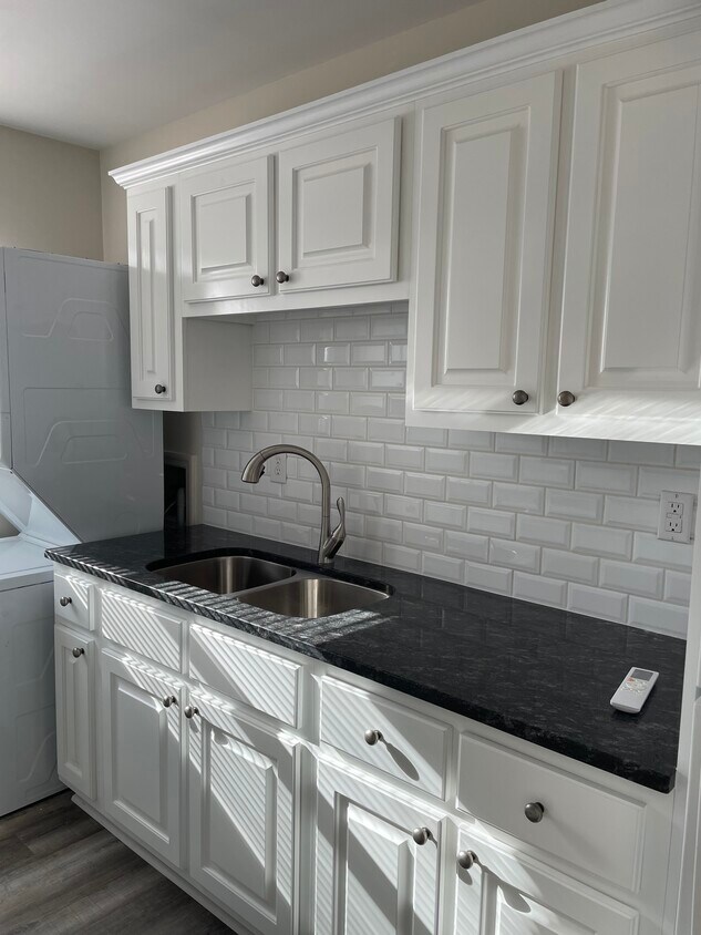 Foto principal - 401A Central Ave SW