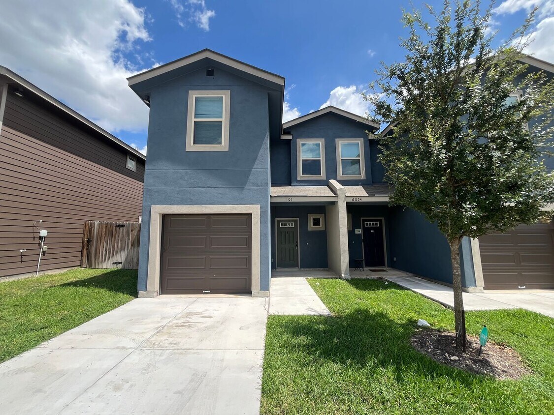 Foto principal - 6854 Lakeview Dr.