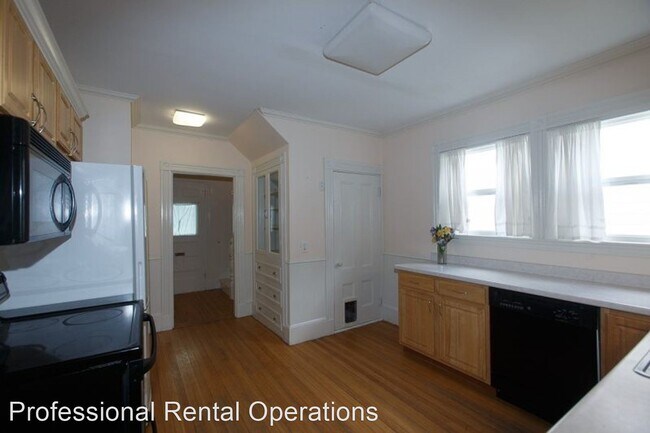 Foto del edificio - 3 br, 1.5 bath House - 11 Autumn Street