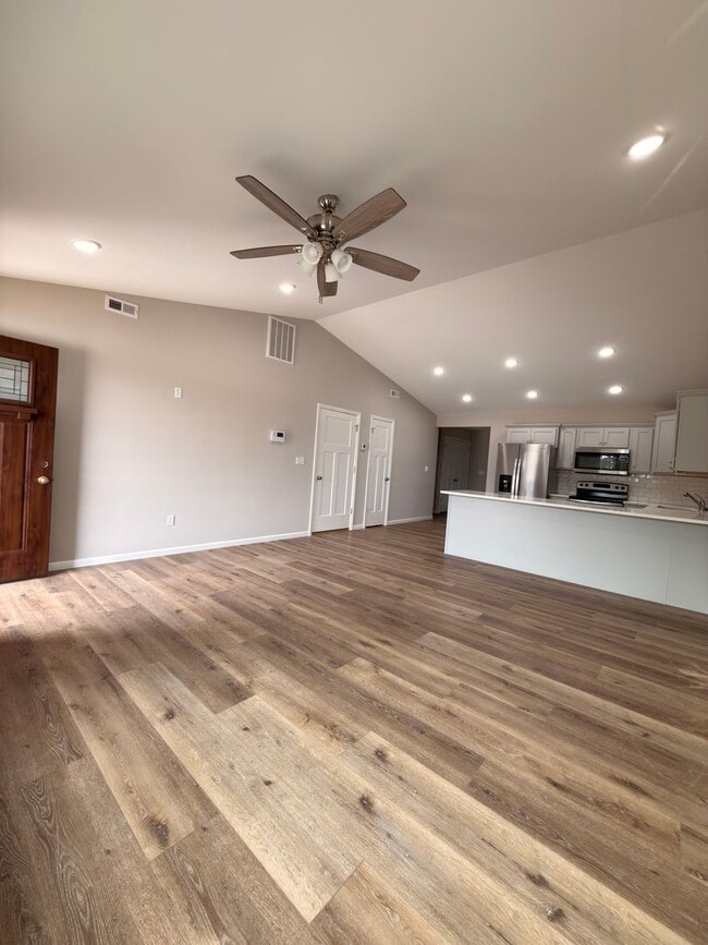 Building Photo - 3031-MF3-E4