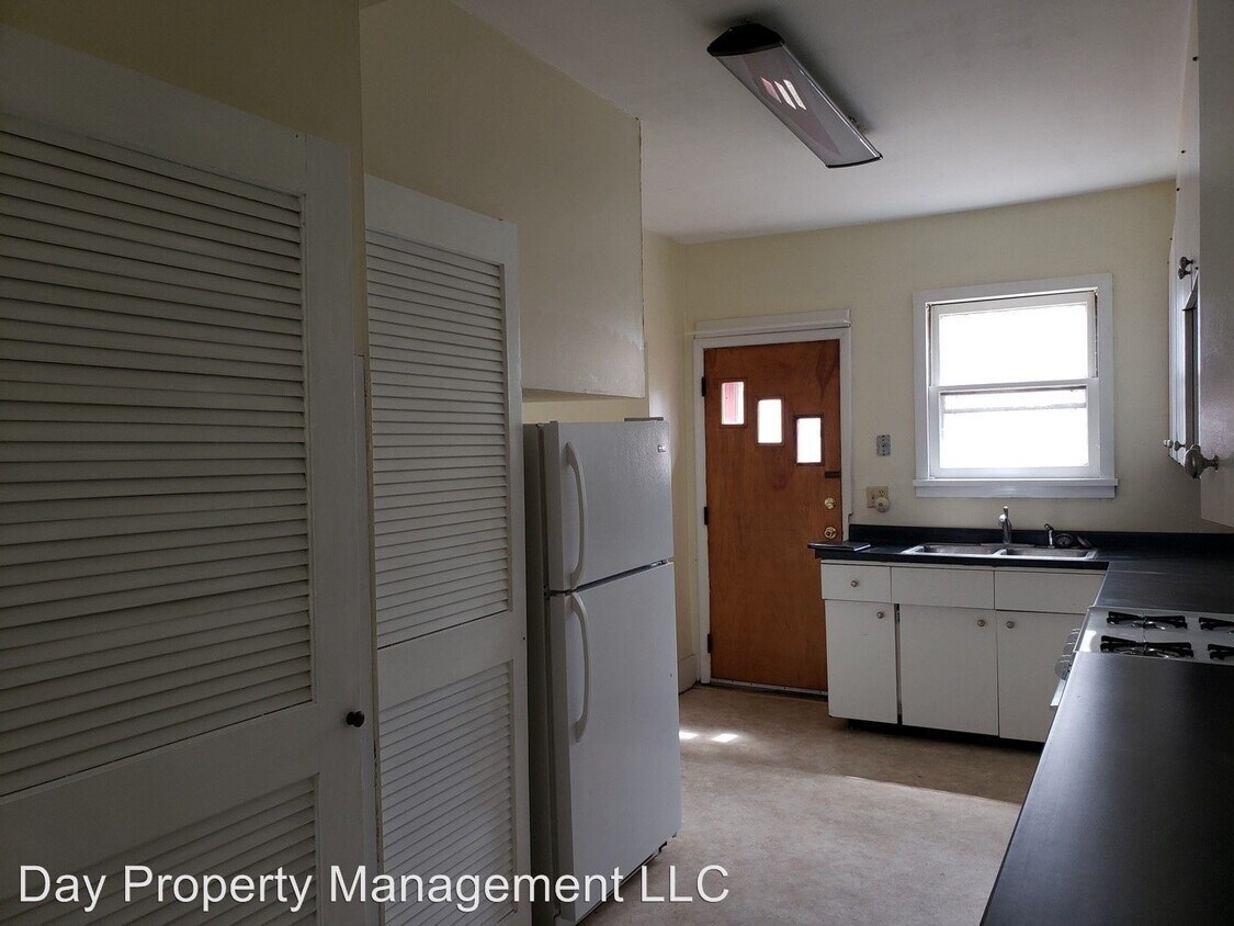 Primary Photo - 2 br, 1 bath Apartment - 581 MT. Vernon St.