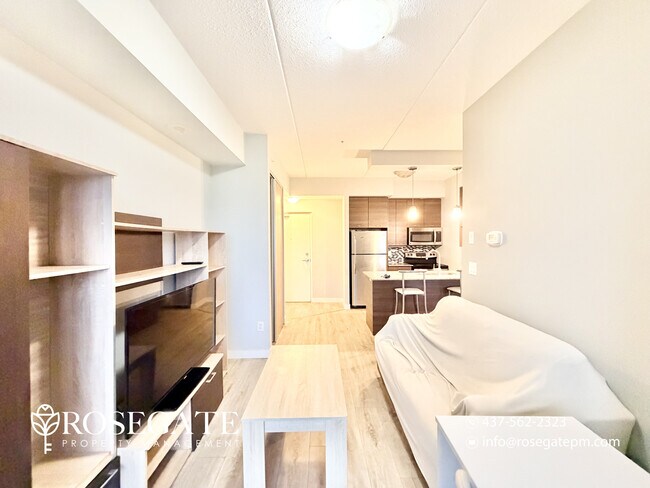 Photo du bâtiment - Waterloo 1-Bedroom | Parking Included | Internet Included