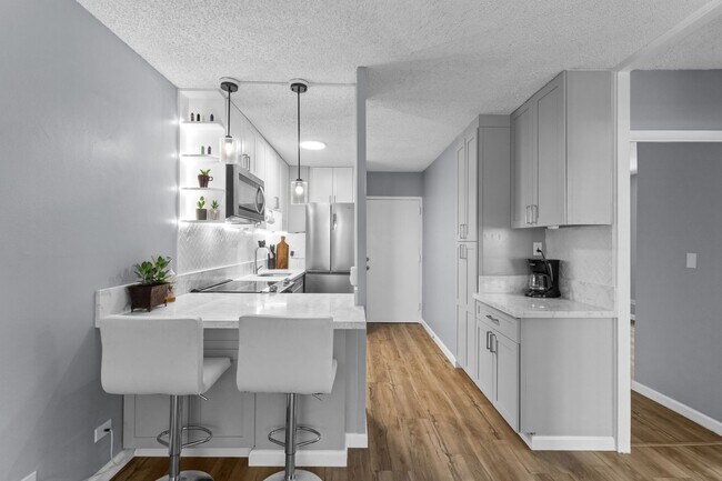 Foto del edificio - Experience Waikiki Living