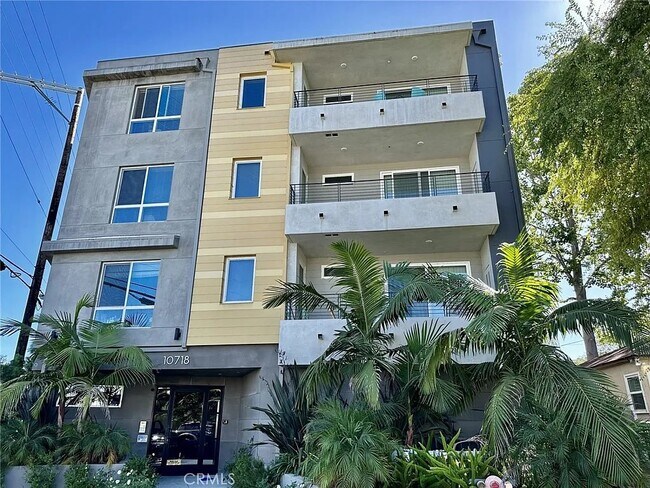Building Photo - 10718 Acama St
