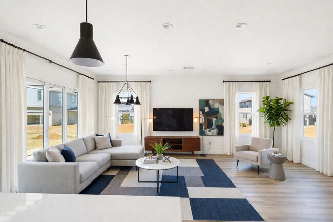 Foto del edificio - Brand-New 3 Bedroom Home + Den with Private Yard, Solar & Attached Garage at Passion Court