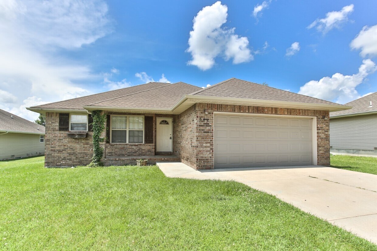 643 Parrish Ln, Nixa, MO 65714 House Rental in Nixa, MO