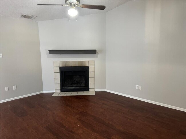 Foto del edificio - 10616 Mellow Meadow Dr