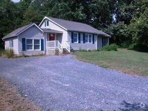 Building Photo - 1210 Mimosa Cir