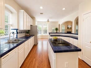 Building Photo - 223 Wild Oak Run