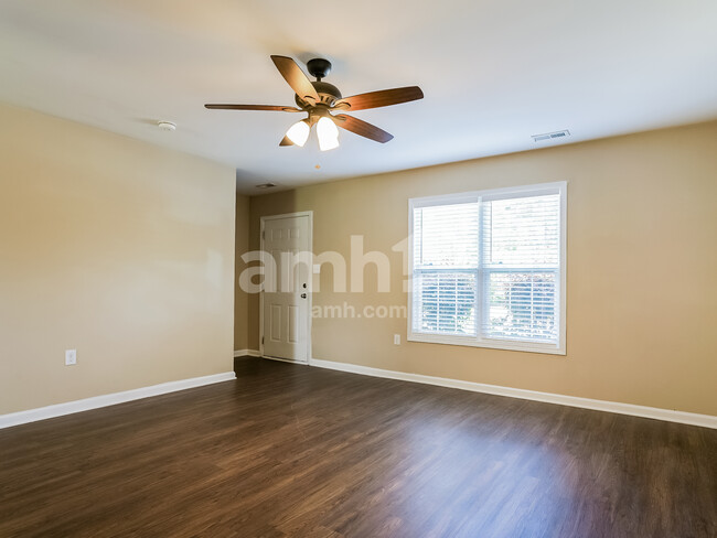 Foto del edificio - 87 Wolf Creek Ln