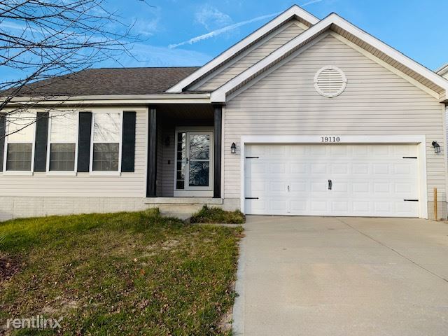 Foto principal - 3 br, 2 bath House - 19110 C St