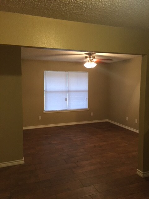 Building Photo - 511 S Main St