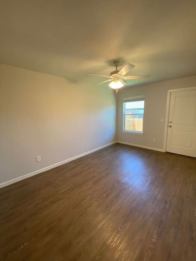 Foto del edificio - 2 Bed 2 Bath 1 Car Garage Duplex in Summit...