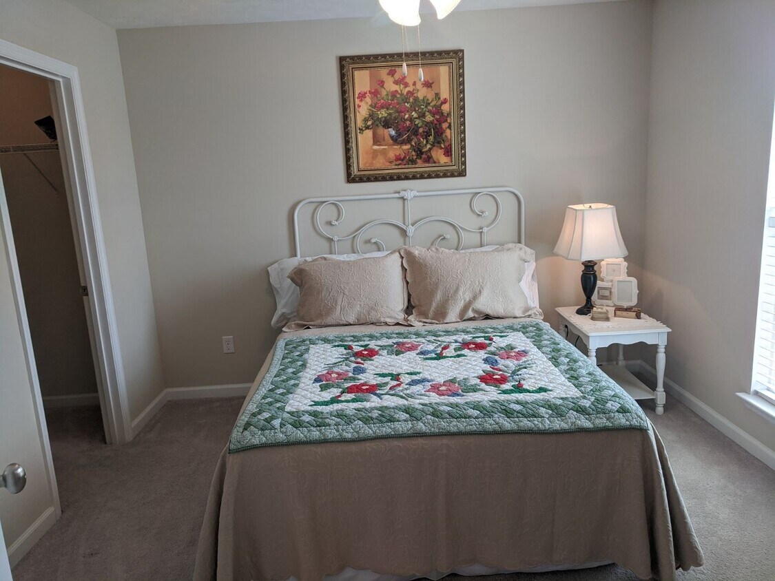 Foto principal - 150 Bobwhite Dr