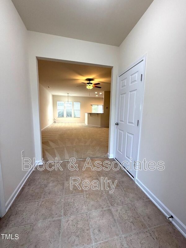 Building Photo - 3903 Tresco Xing