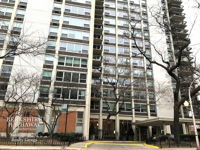 Foto del edificio - 1255 N Sandburg Ter