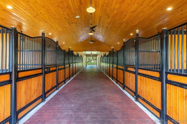 Building Photo - 14943 Paddock Dr