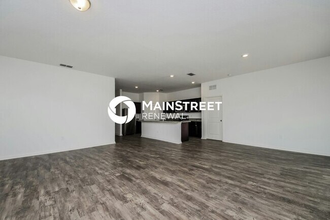 Foto del edificio - 4 Bedroom Pet-Friendly Home in Haines City, FL with Main Street Renewal