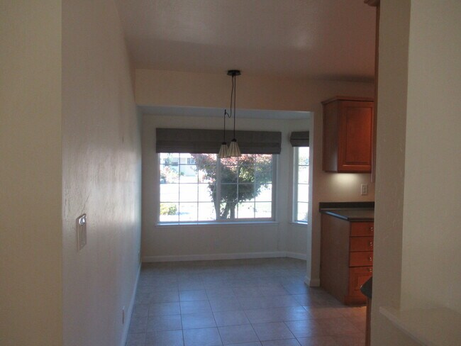 Building Photo - 4928 Mattos Dr