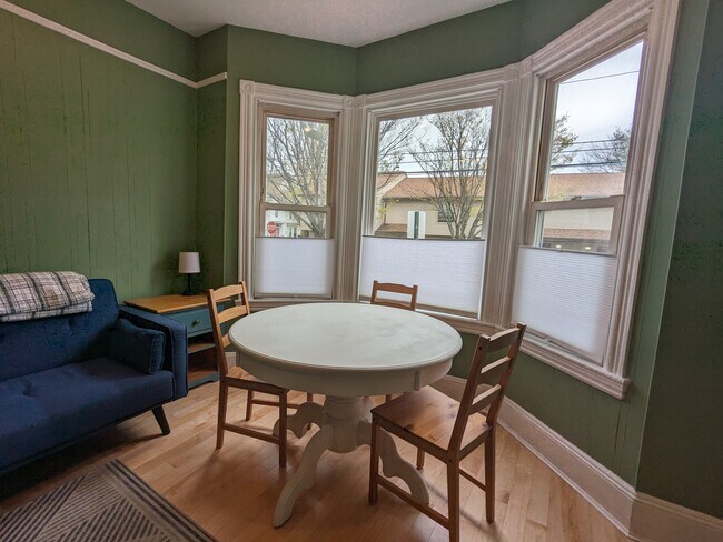 Foto del edificio - 241 Spring St