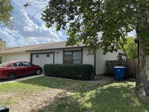 Building Photo - 2545 Corian Glen Dr