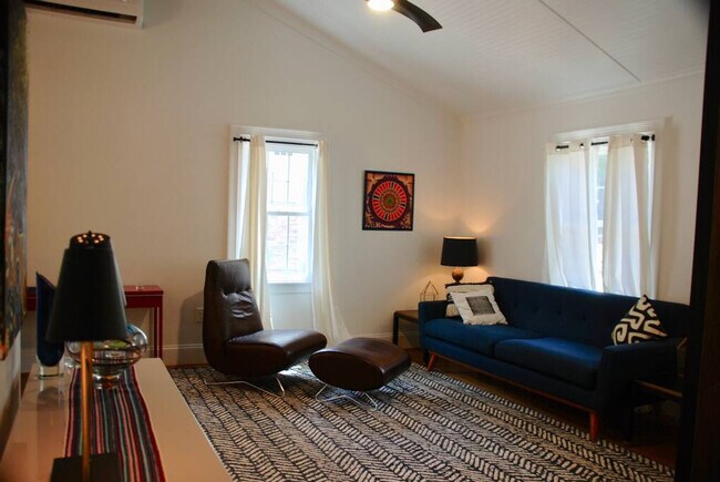 Building Photo - 4105 Dinglewood Ave
