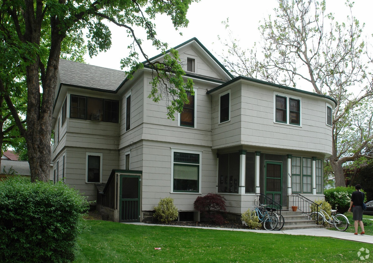 Building Photo - 523 W Hays Apts