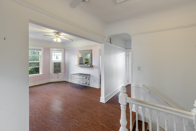 Building Photo - 4604 Lexington Ave