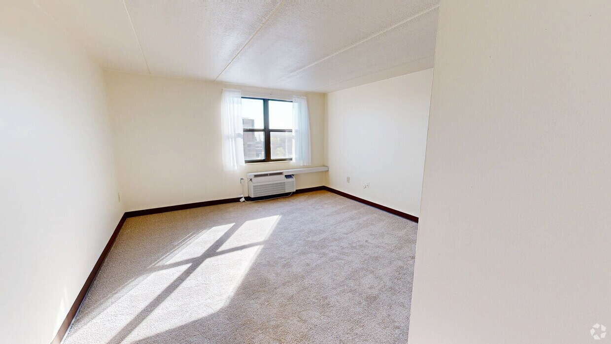 Photo - AMBERSON PLAZA Apartments