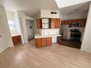 Building Photo - 7901 Cambridge St