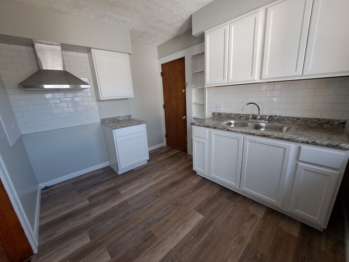 Foto principal - 10909 Saint Mark Ave