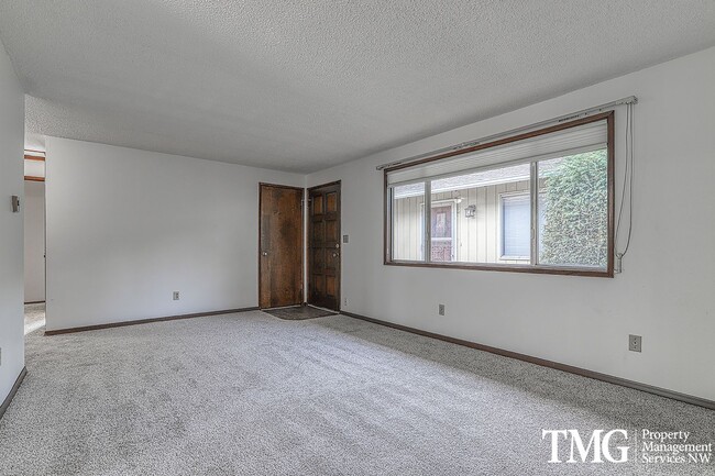 Building Photo - New Carpet & Fresh Paint, Small Dog Friend...