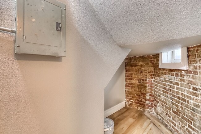 Building Photo - 2607 E 14th Ave