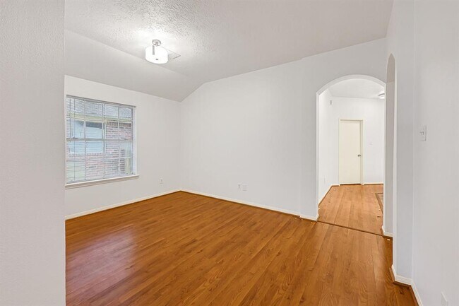 Foto del edificio - 14602 Golden Cypress Ln
