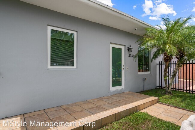 Building Photo - 4 br, 3 bath House - 3030 SW 12th Street