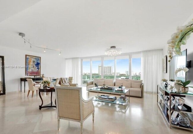 Building Photo - 1643 Brickell Ave