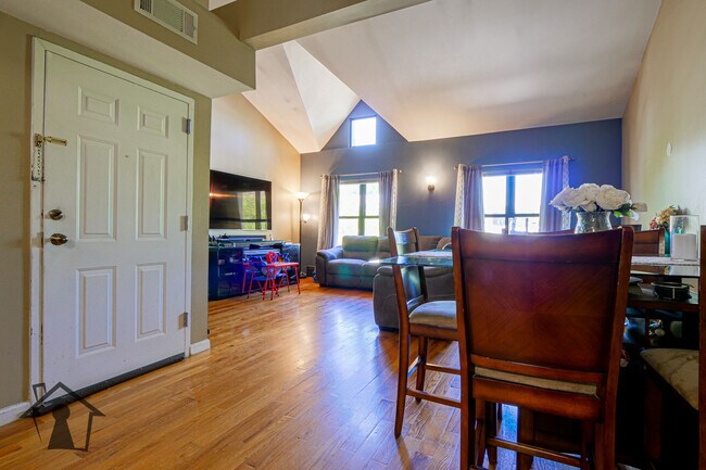 Building Photo - 1290 Saint Marks Ave