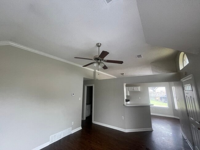 Building Photo - 5340 Village Oak Cv - Available Now!