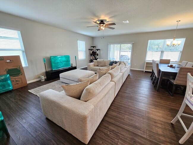 Building Photo - 480 Sorrento Dr