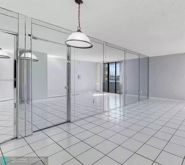Building Photo - 6830 Indian Creek Dr