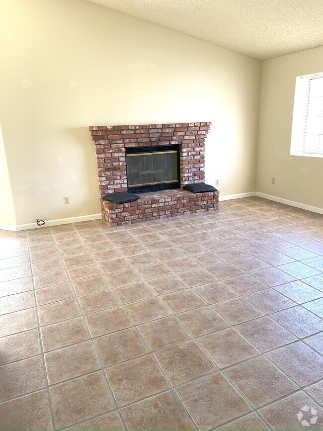 Building Photo - 5785 Hall Ln