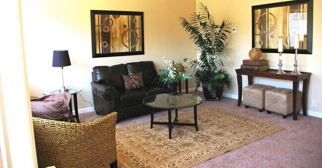 Primary Photo - 4031 Park Center Ln
