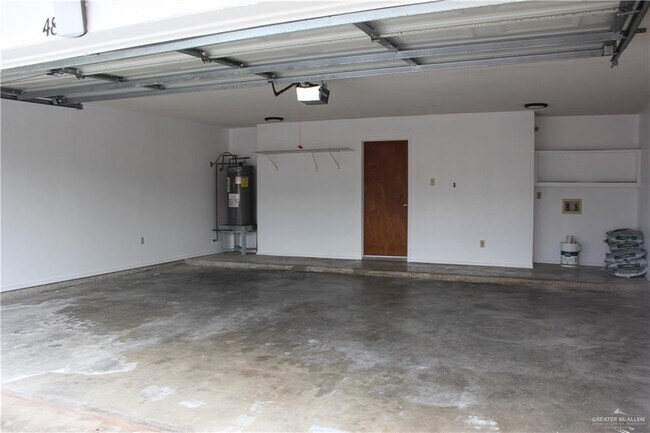 Building Photo - 301 E La Vista Ave