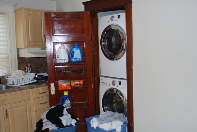 Lavadora y secadora en el apartamento. - 111 S Main St