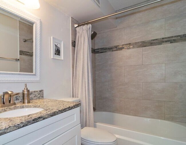 Newly remodeled bathroom with soaking tub - 1800 Huntington Blvd