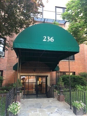 Building Photo - 236 Beacon St