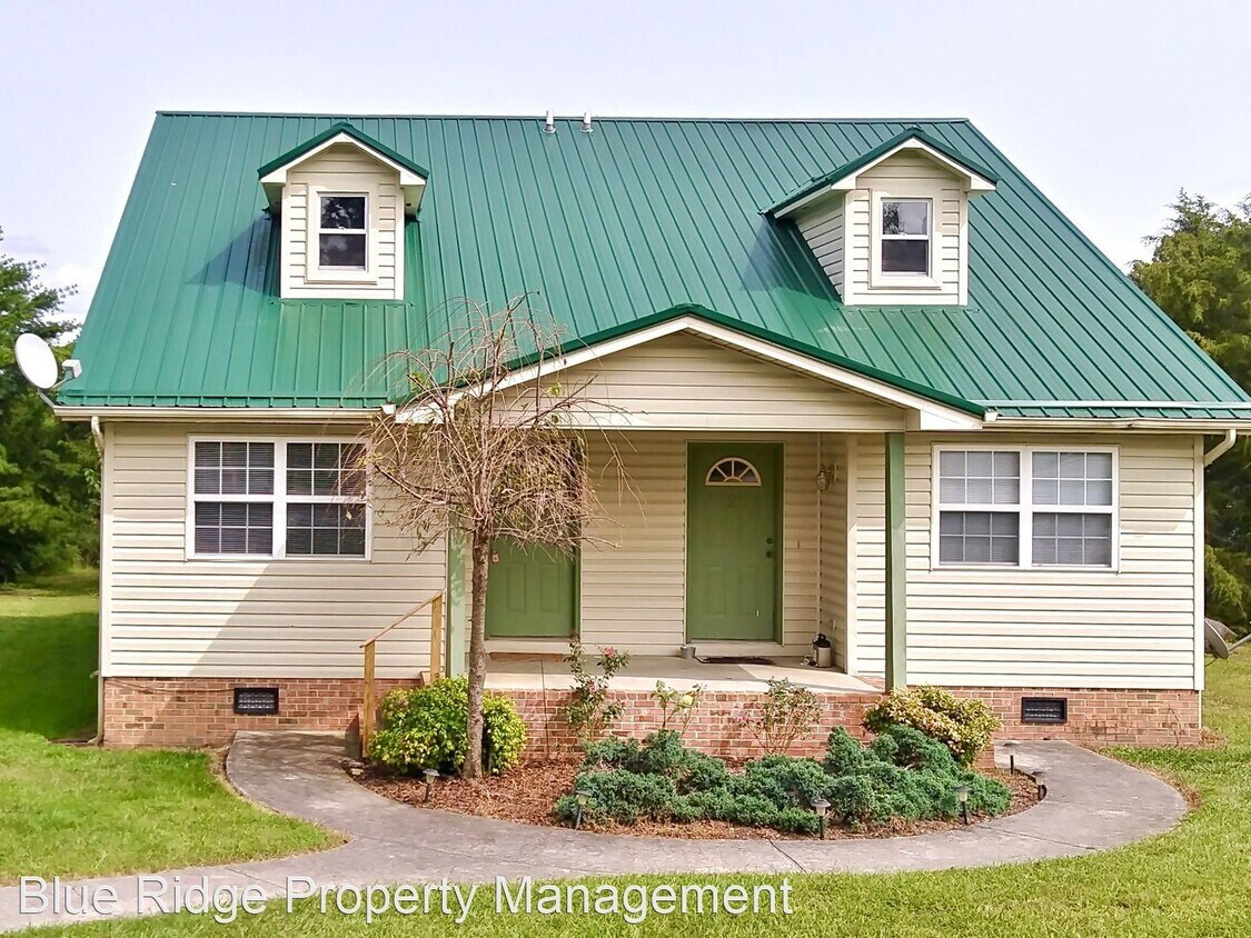 2 br, 2 bath House 104 Majestic Dr. 1 House Rental in Johnson City, TN