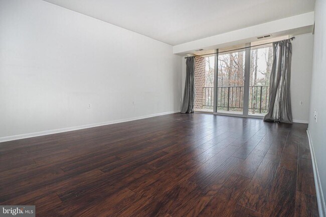Building Photo - 1558 Northgate Square