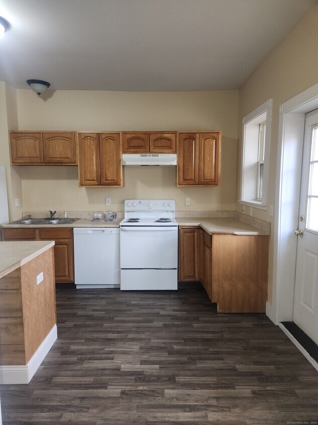 Foto principal - 154 Prospect St